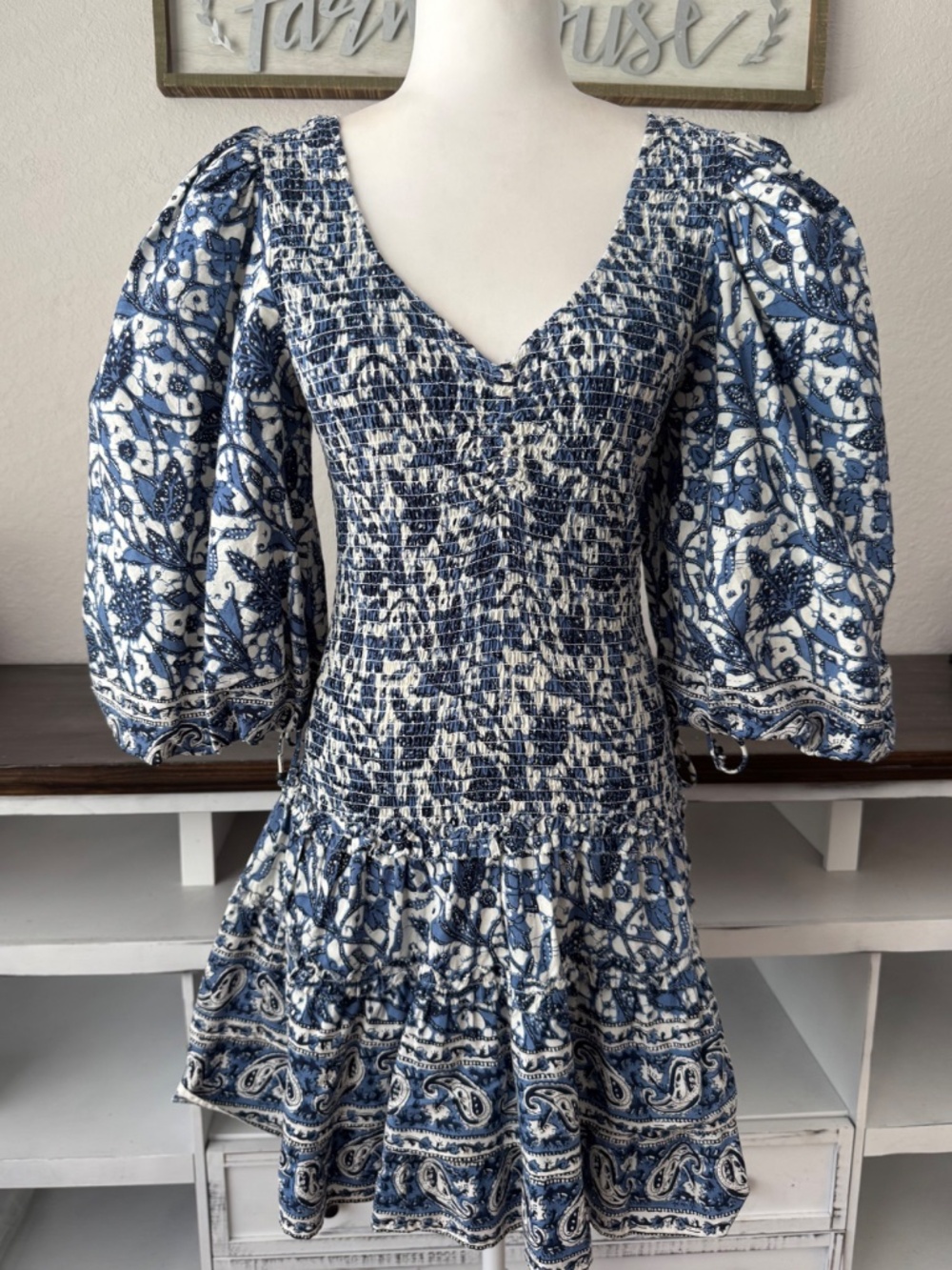 Love The Label Anthropologie Mabel Blue Smocked Floral Mini Dress Size M C - Picture 3 of 10